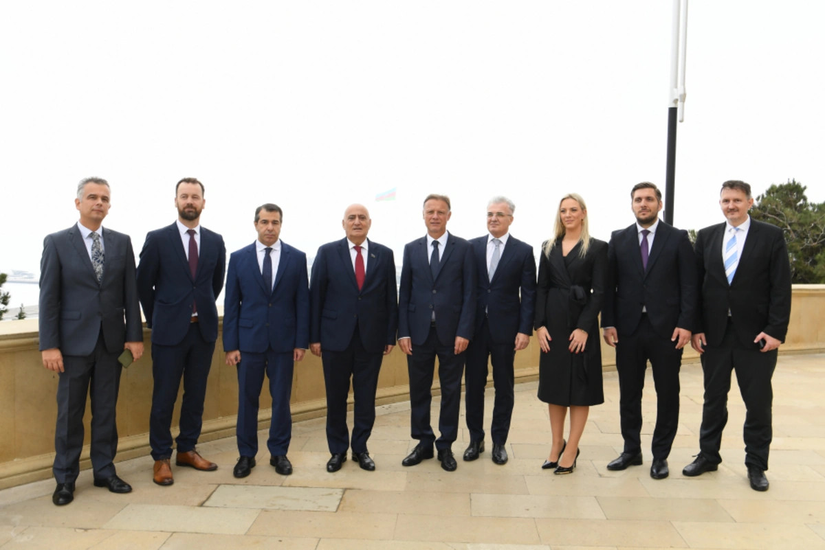 Xorvatiya parlamentinin sədri Fəxri və Şəhidlər xiyabanlarını ziyarət edib
