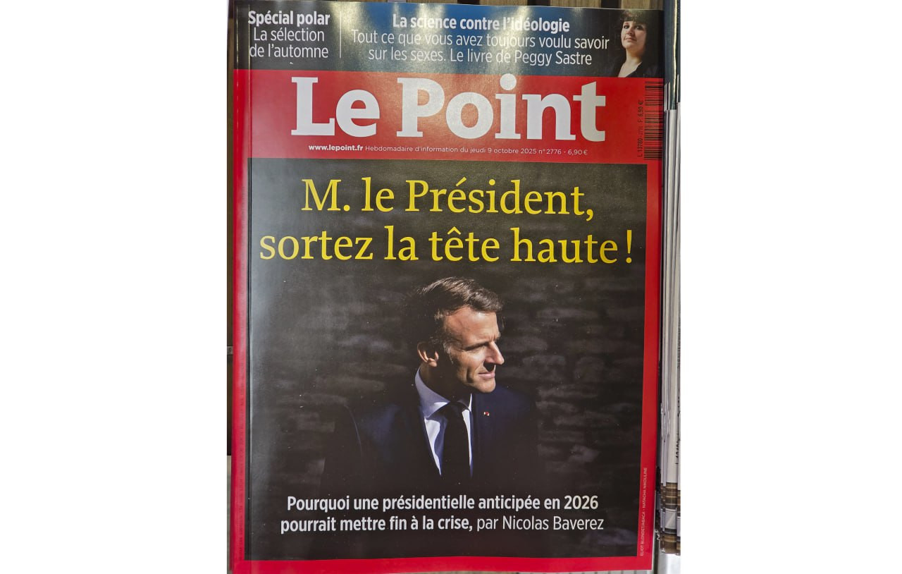 Fransız jurnalı Le Point Makrona istefa çağırışı ilə çap olunub