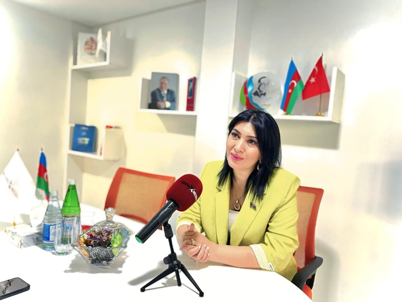 Milli Məclisin deputatı Elnarə Akimova Crossmedia.az-ın qonağı olub