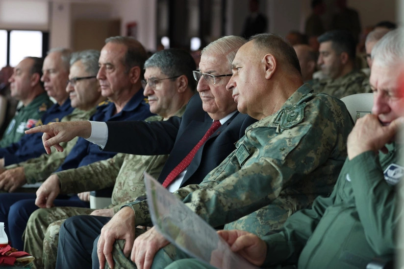 Yaşar Gülər Kərim Vəliyevlə birlikdə "Atəş sərbəst- 2025" təlimini izləyib