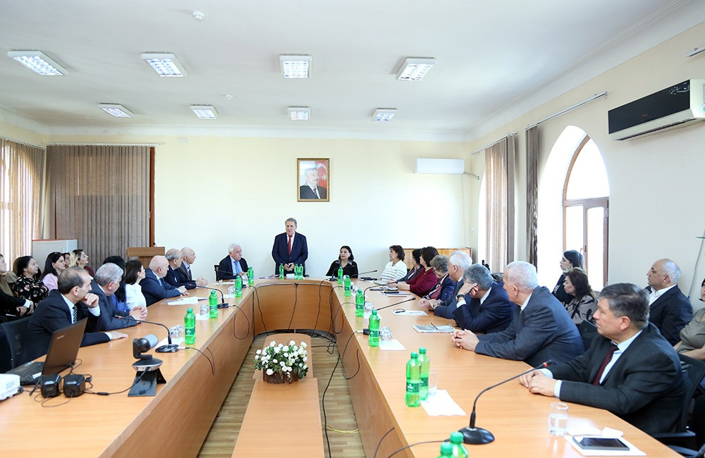 AMEA-da “Azərbaycan Respublikasında müasir konstitusionalizm və suverenliyə yeni baxış” mövzusunda beynəlxalq elmi konfrans keçirilib