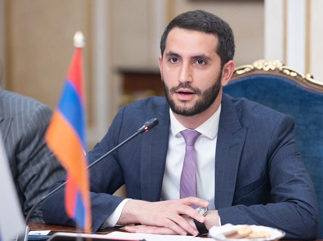 Ermənistan parlamentinin vitse-spikeri kilsəni “Ktriç Nersisyanın təzyiqlərindən qorumağa” çağırdı