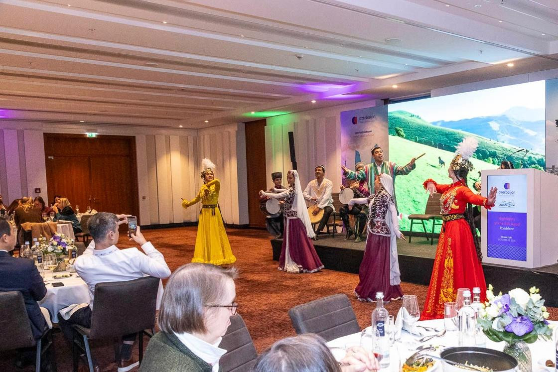 Azərbaycan və Özbəkistan İpək Yolu irsini Avropada nümayiş etdirir