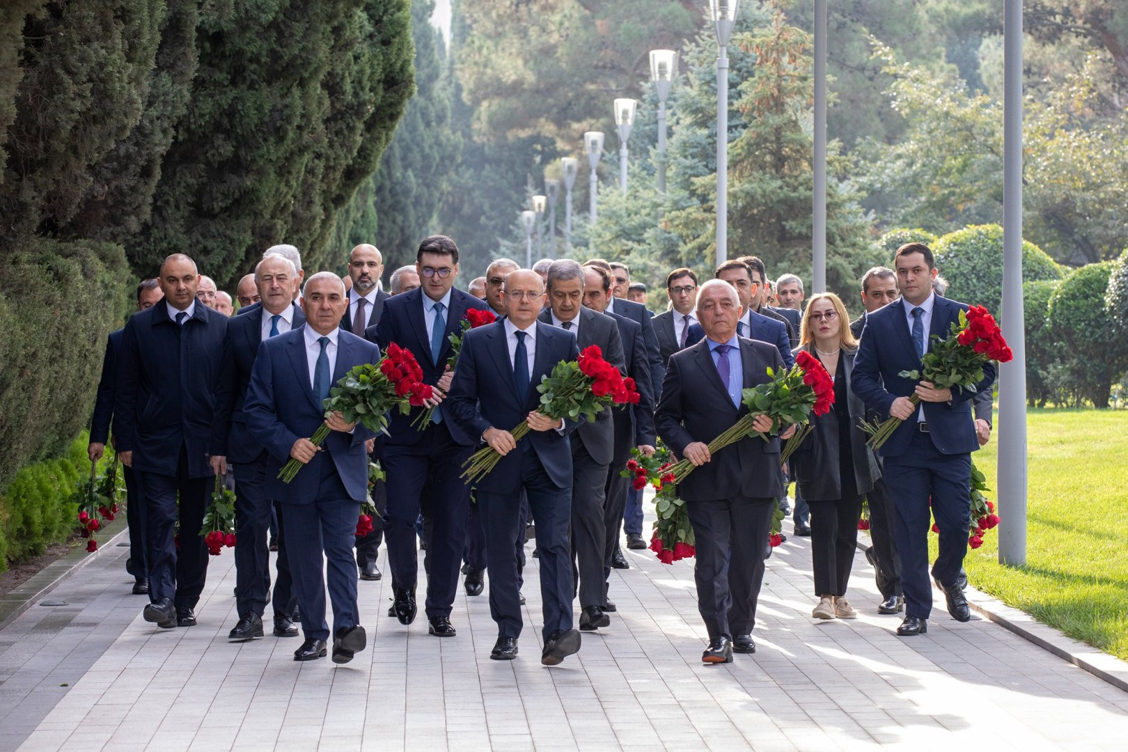 Energetiklər Fəxri xiyabanı və Şəhidlər xiyabanını ziyarət ediblər