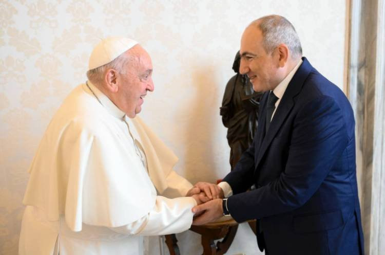 Paşinyan və Papa Fransisk Azərbaycan və Ermənistan arasında sülhü müzakirə ediblər