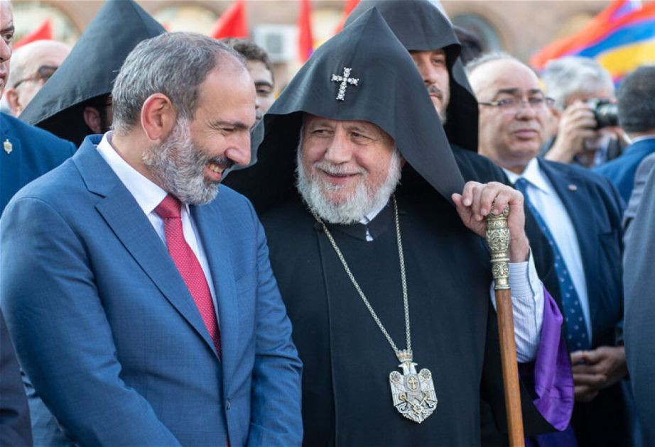 Paşinyan: Kilsənin azad olunması mərhələsinə keçirik