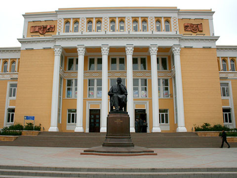 Bu qurumda 2 departament ləğv edildi