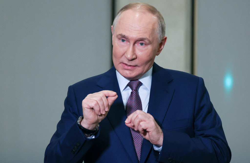 Putin: Döyüş əməliyyatları zonasında vəziyyət Rusiya üçün əlverişli şəkildə formalaşır