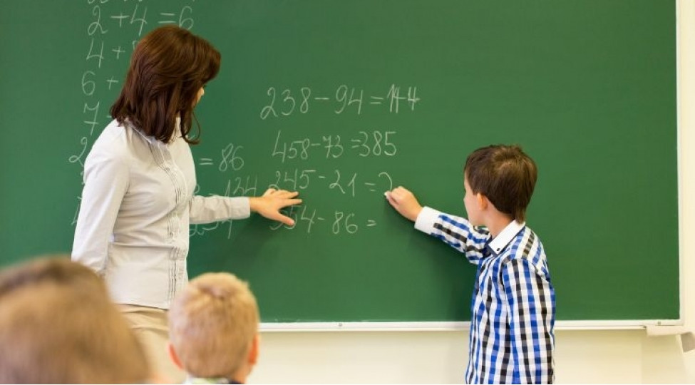 Müəllimlərin iş saatı əsaslı əməkhaqqı alması məktəbdə keyfiyyət mərkəzli iş mədəniyyətini təmin edir -