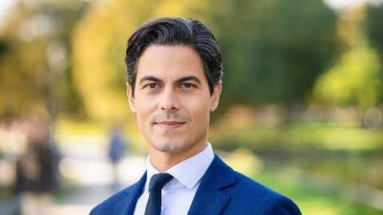 Hollandiyada seçkilərdə gənc siyasətçi Rob Jettenin partiyası önə çıxır