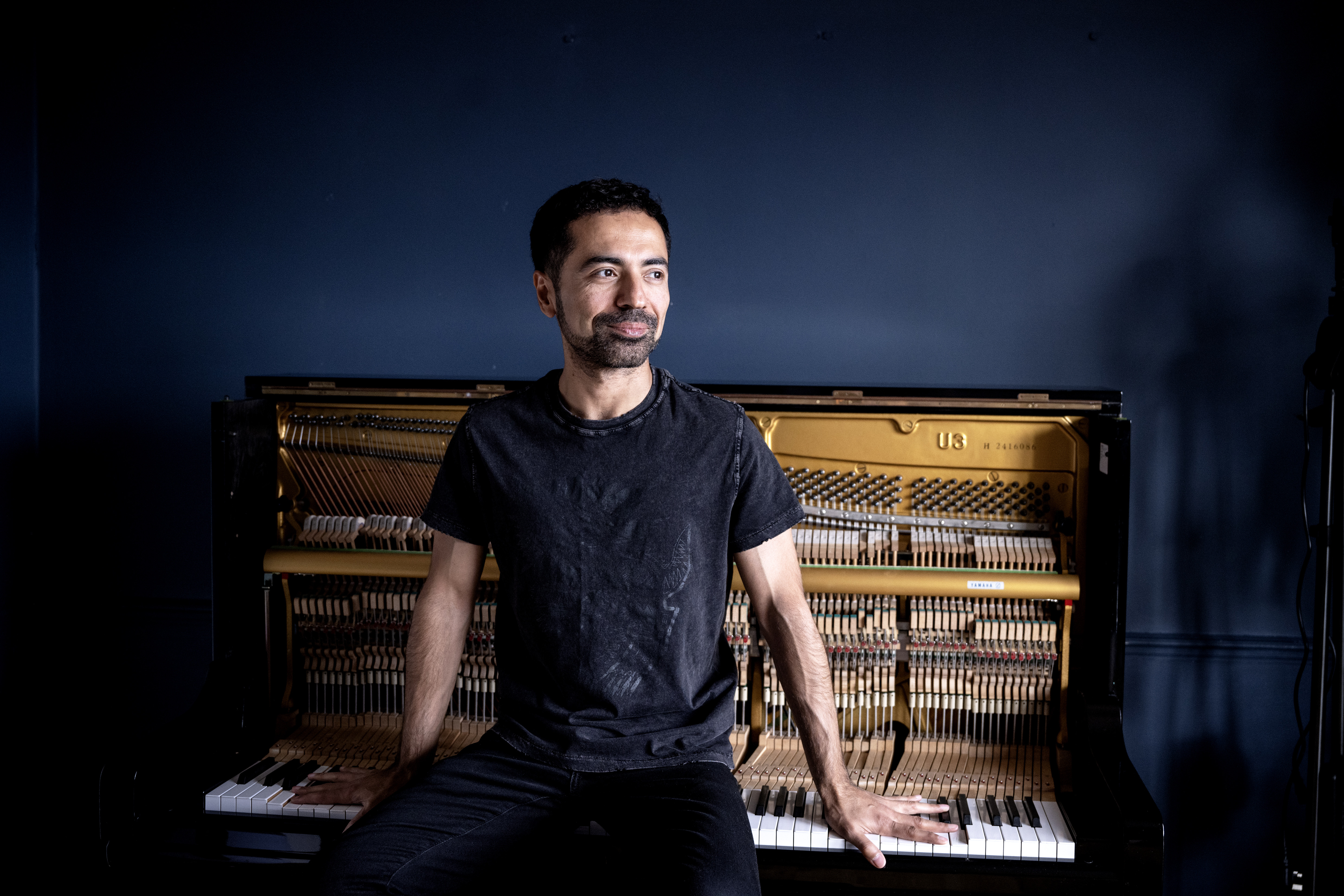 Azərbaycan musiqisini xaricdə təmsil etmək doğma evinin səsini uzaqlara aparmaq kimidir