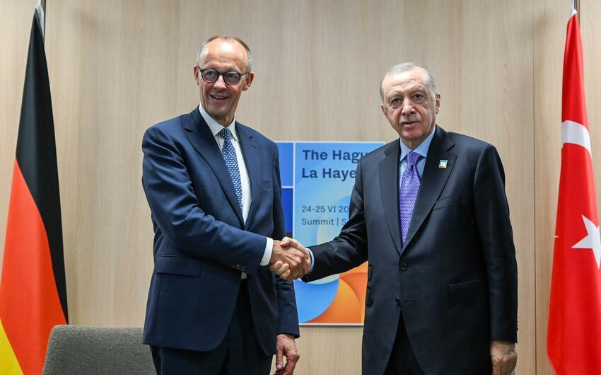 Almaniya Kansleri Türkiyədə səfərdədir