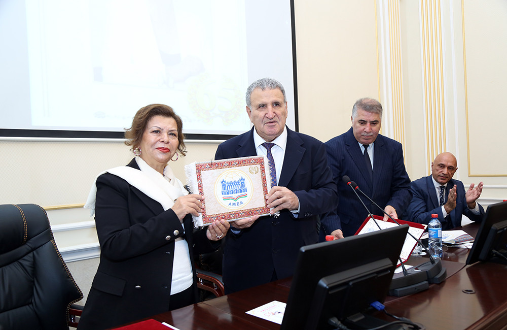 AMEA-da görkəmli dilçi alim Mahirə Hüseynovanın 65 illik yubileyi qeyd olunub