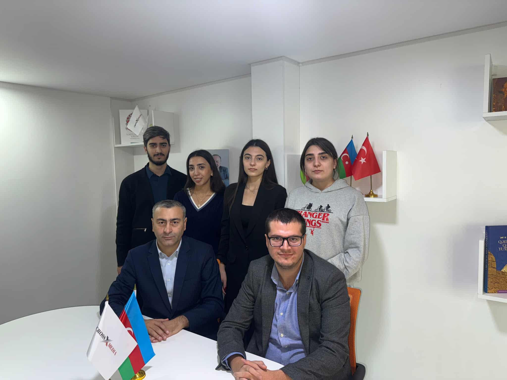 Bir yaşlı Crossmedia.az-da bir gün: