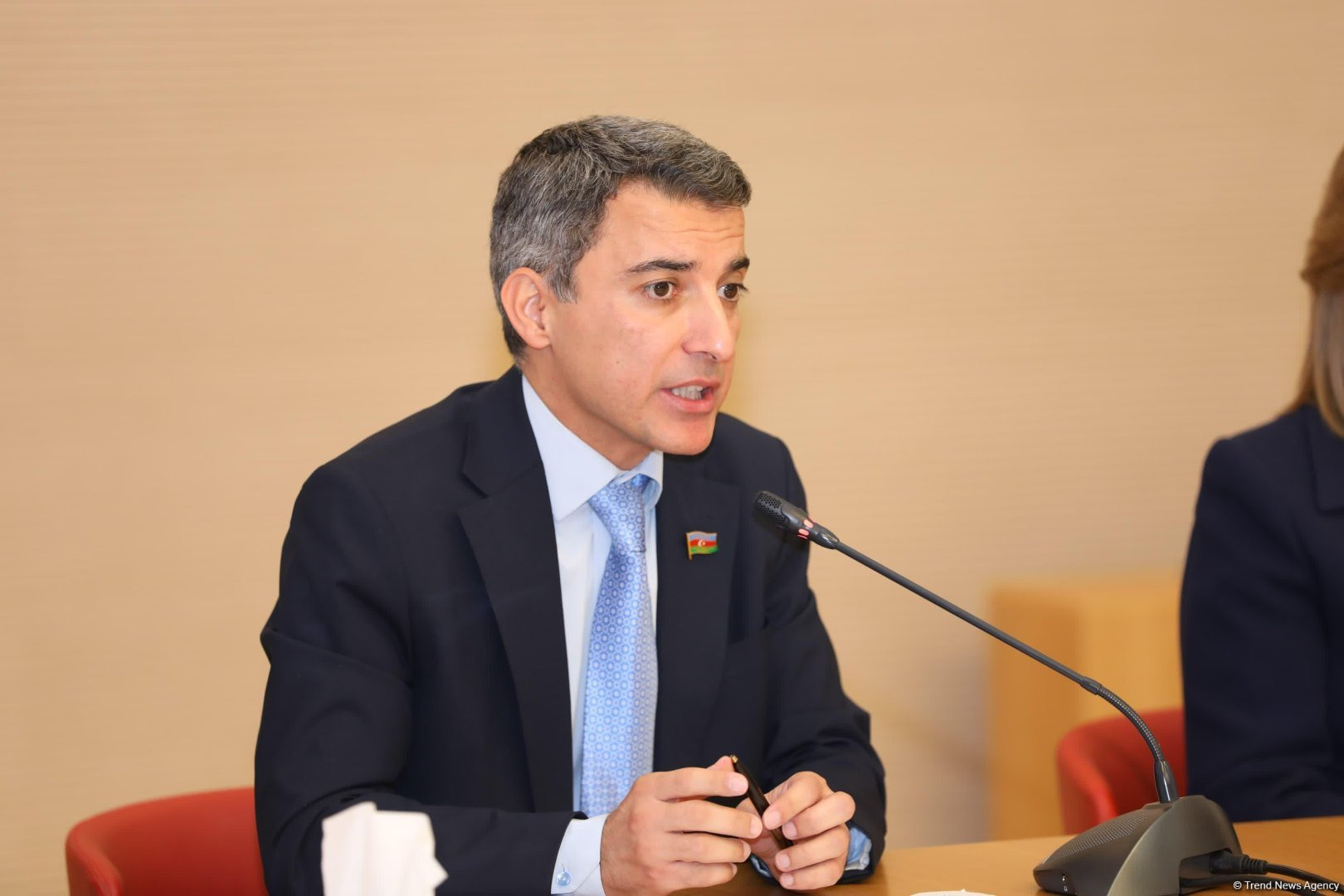 Crossmedia.az operativ xəbərlər çatdırıb, geniş müsahibələr təqdim edir -