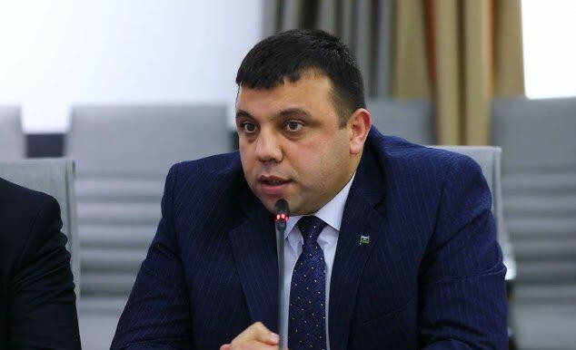 Politoloqdan təbrik: