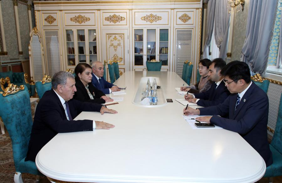 AMEA ilə Pekin Xarici Dillər Universiteti arasında anlaşma memorandumu imzalanıb