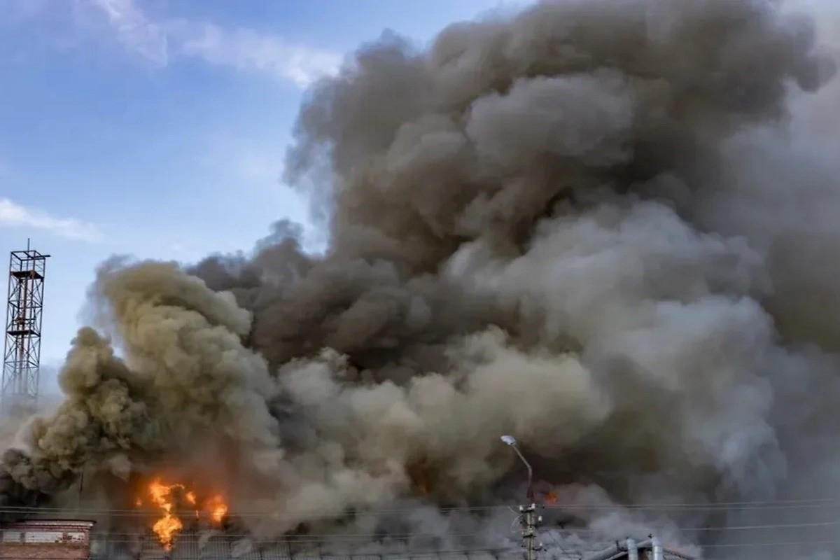 Başqırdıstanda neft-kimya zavodunda partlayış baş verib