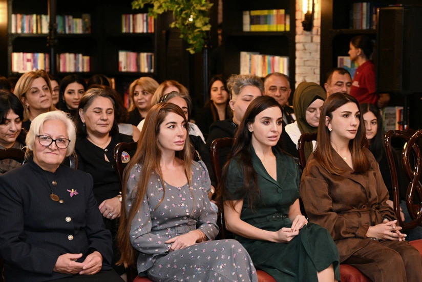 Bakı Kitab Mərkəzində "Zəfər sevinci" adlı musiqili-ədəbi gecə keçirilib