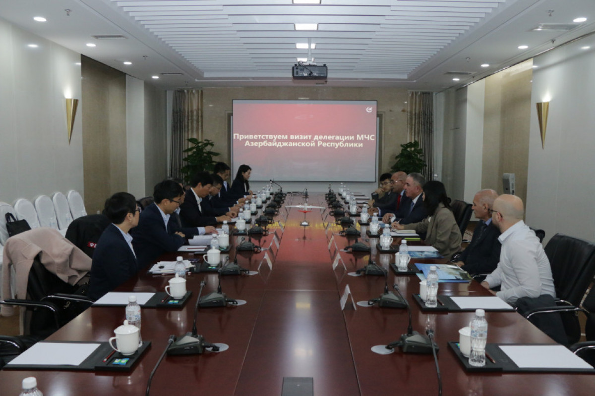 Ceyhun Bayramov Maqdalena Qrononu qəbul edib