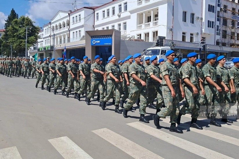 Xankəndidə hərbçilərin Zəfər yürüşü keçirilir