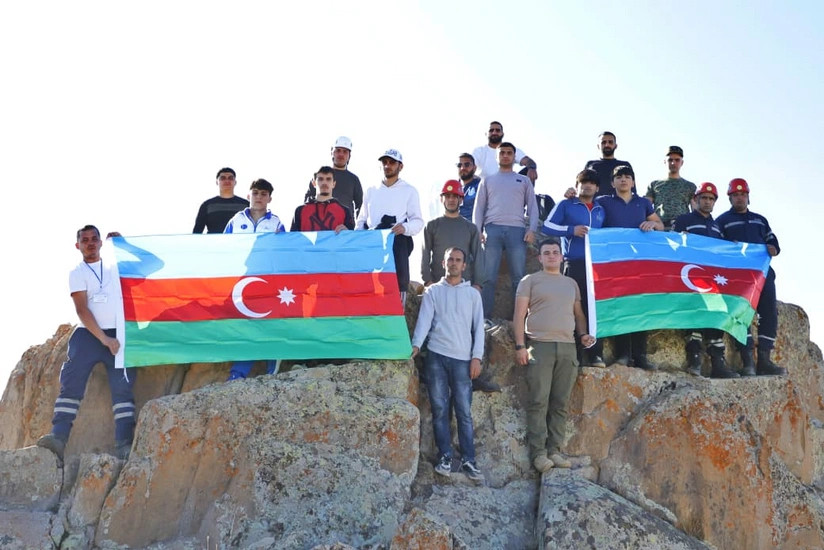 Naxçıvanda Zəfər Günü münasibətilə Hacadağa zirvə yürüşü təşkil olunub