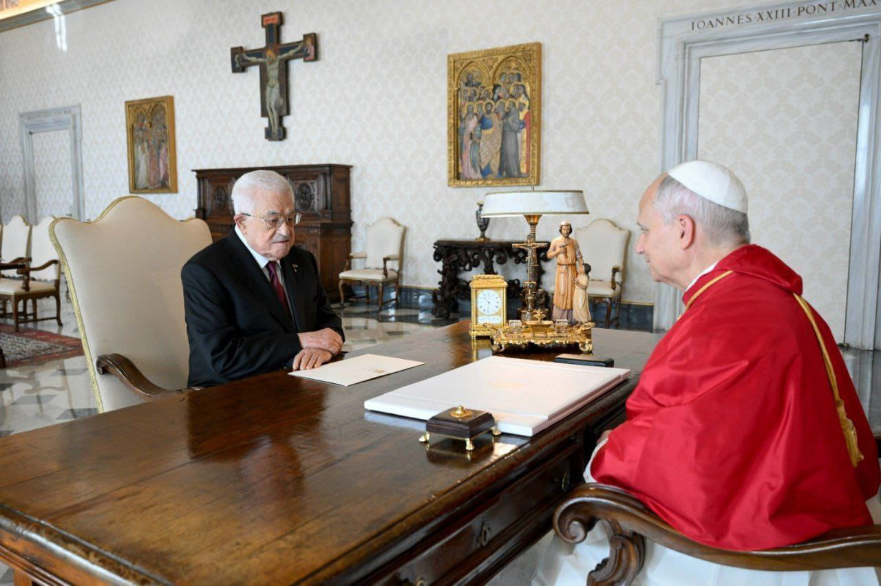 Vatikan rəhbəri XIV Lev Fələstin prezidenti Abbasla görüşüb