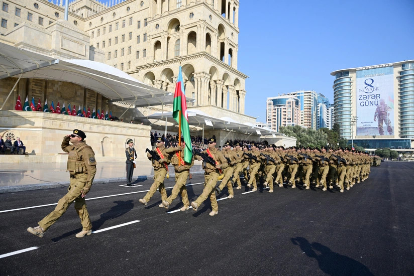 Hərbi paradda Dövlət Mühafizə Xidmətinin Milli Qvardiyasından ibarət heyət də keçid edib