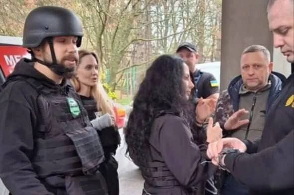 Ancelina Coli Ukraynada Rusiya dronlarından gizləndiyini bildirib