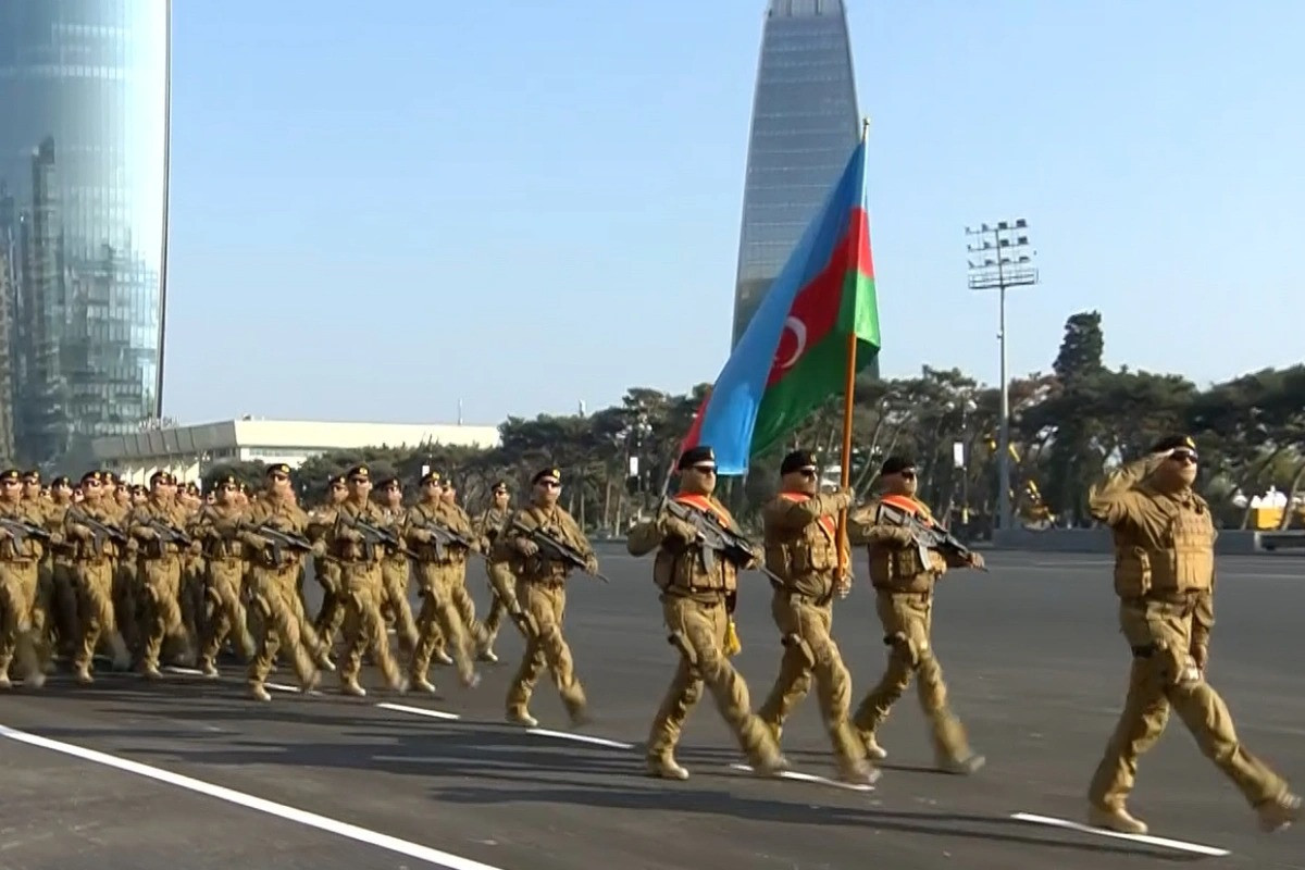 DİN-in Xüsusi Təyinatlı bölmələrinin hərbçiləri paradda iştirak edib
