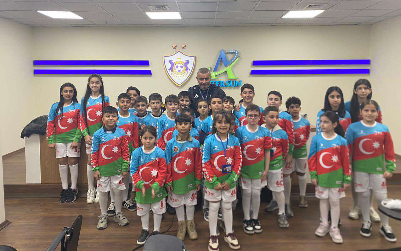 Qurban Qurbanov şəhid övladları ilə