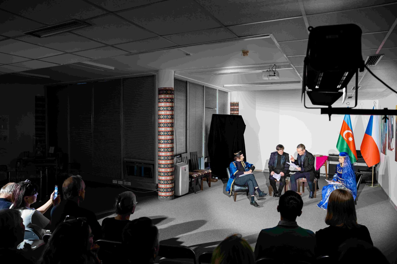 Praqada Zəfər Günü münasibətilə xatirə gecəsi keçirilib