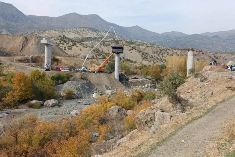 Türkiyədə körpü çöküb: 3 nəfər həlak olub