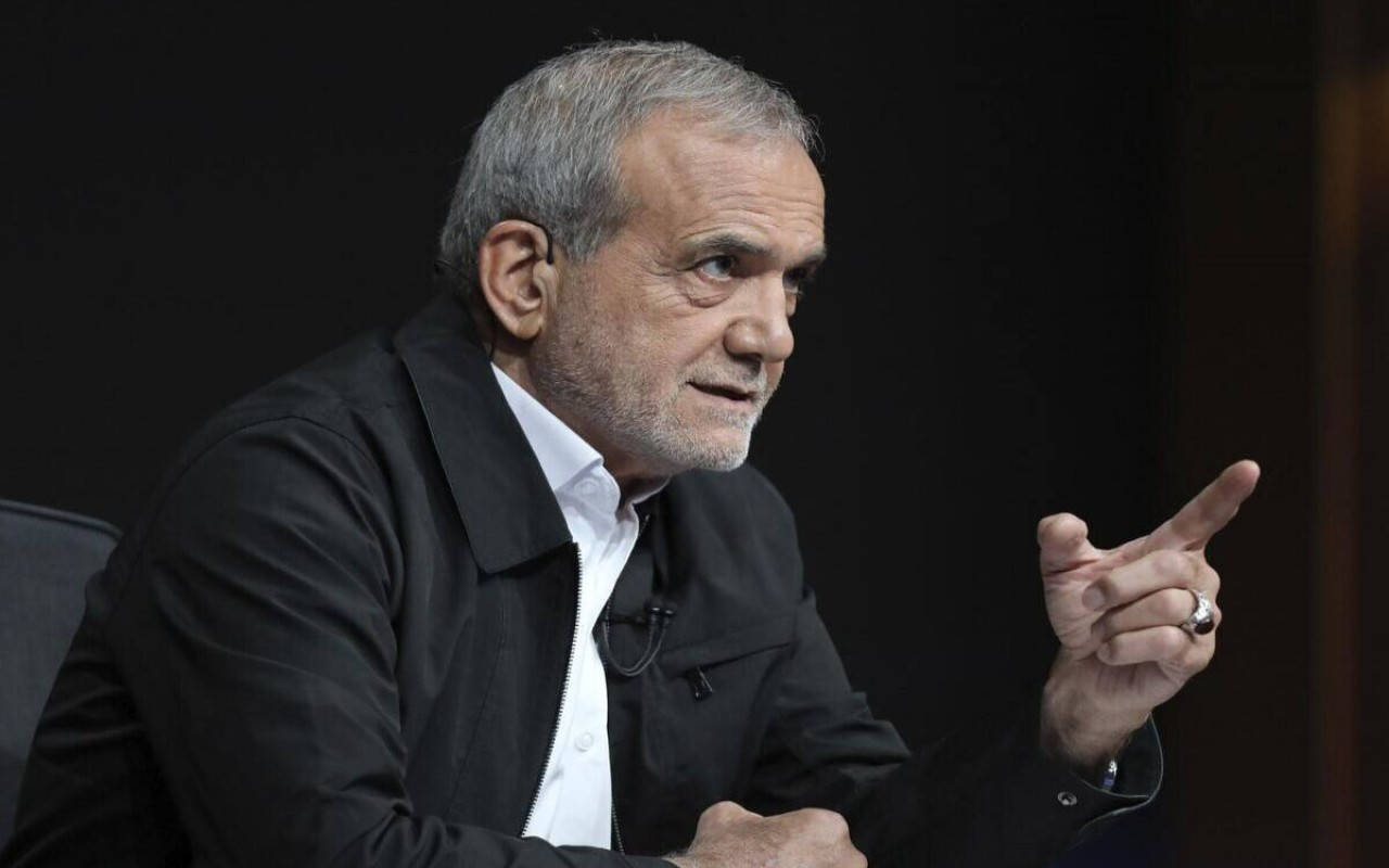 İran prezidenti hökumət və parlamenti inflyasiyanın əsas səbəbkarı kimi göstərdi