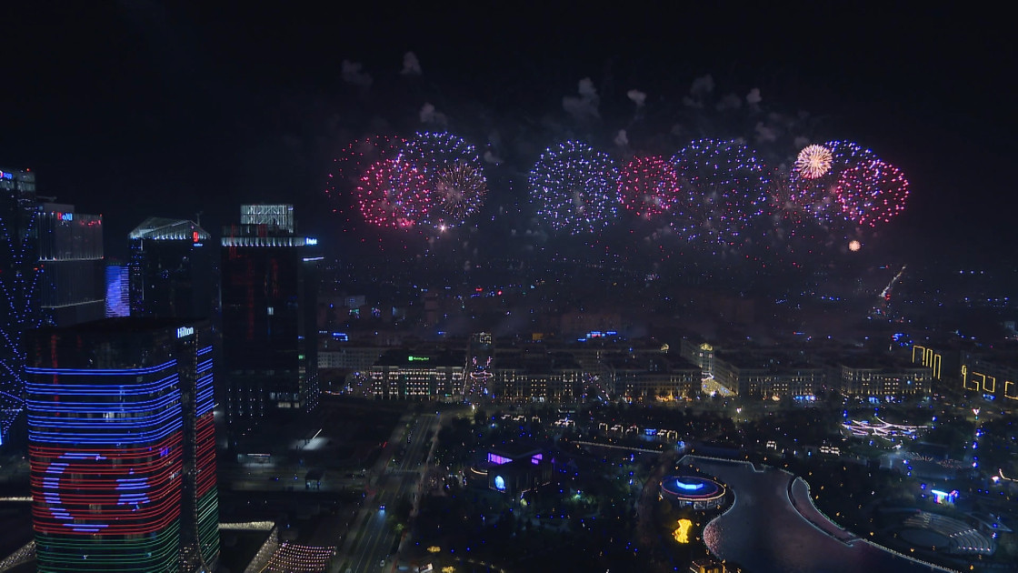 Daşkənddə Mərkəzi Asiya Sammitində iştirak edən dövlət başçılarının şərəfinə atəşfəşanlıq olub