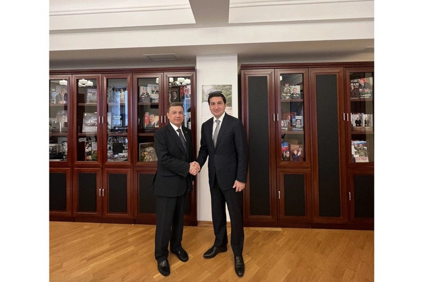 Hikmət Hacıyev Türkmənistan səfiri ilə görüşüb