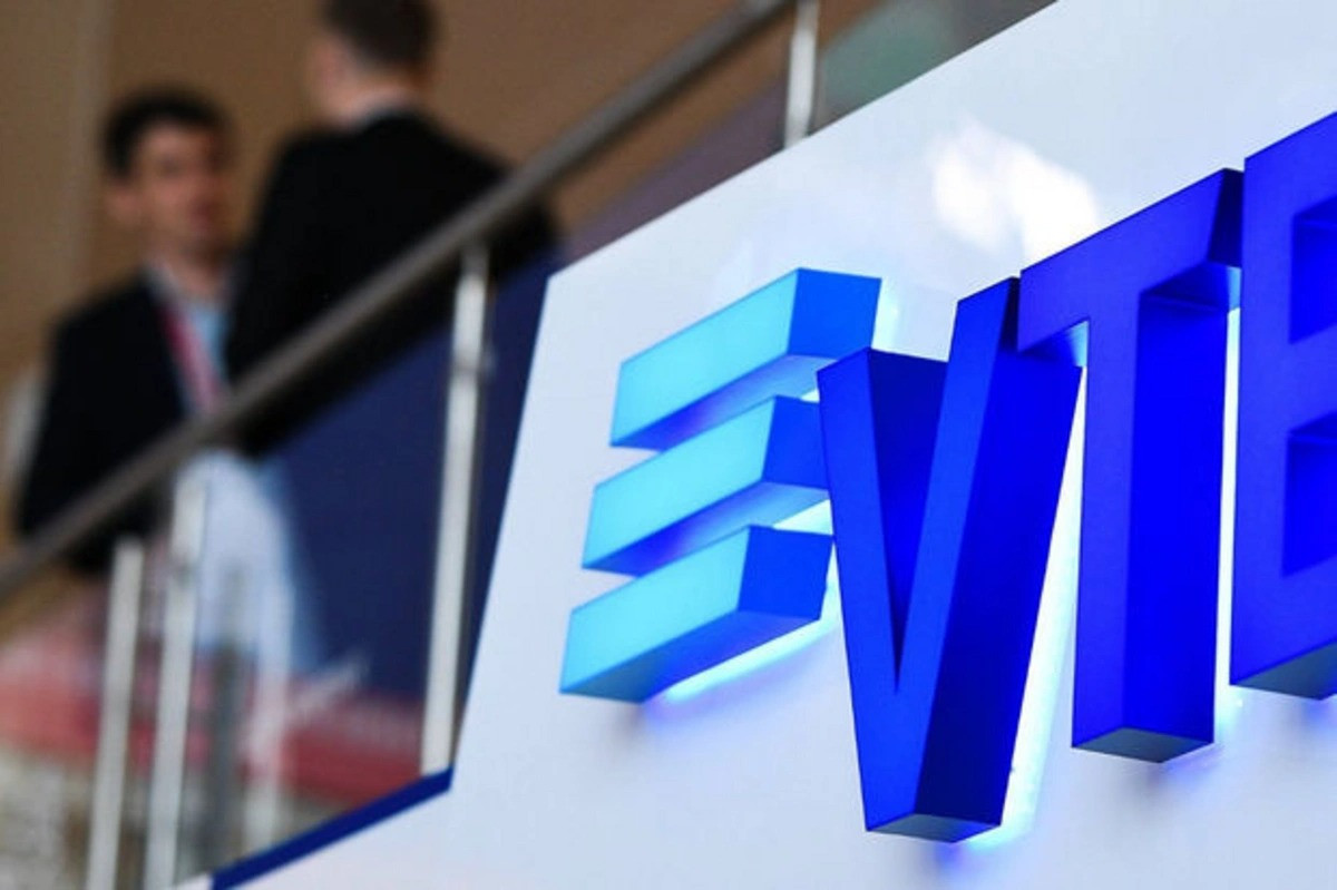 İrəvanda VTB Bankının filialına silahlı hücum edilib