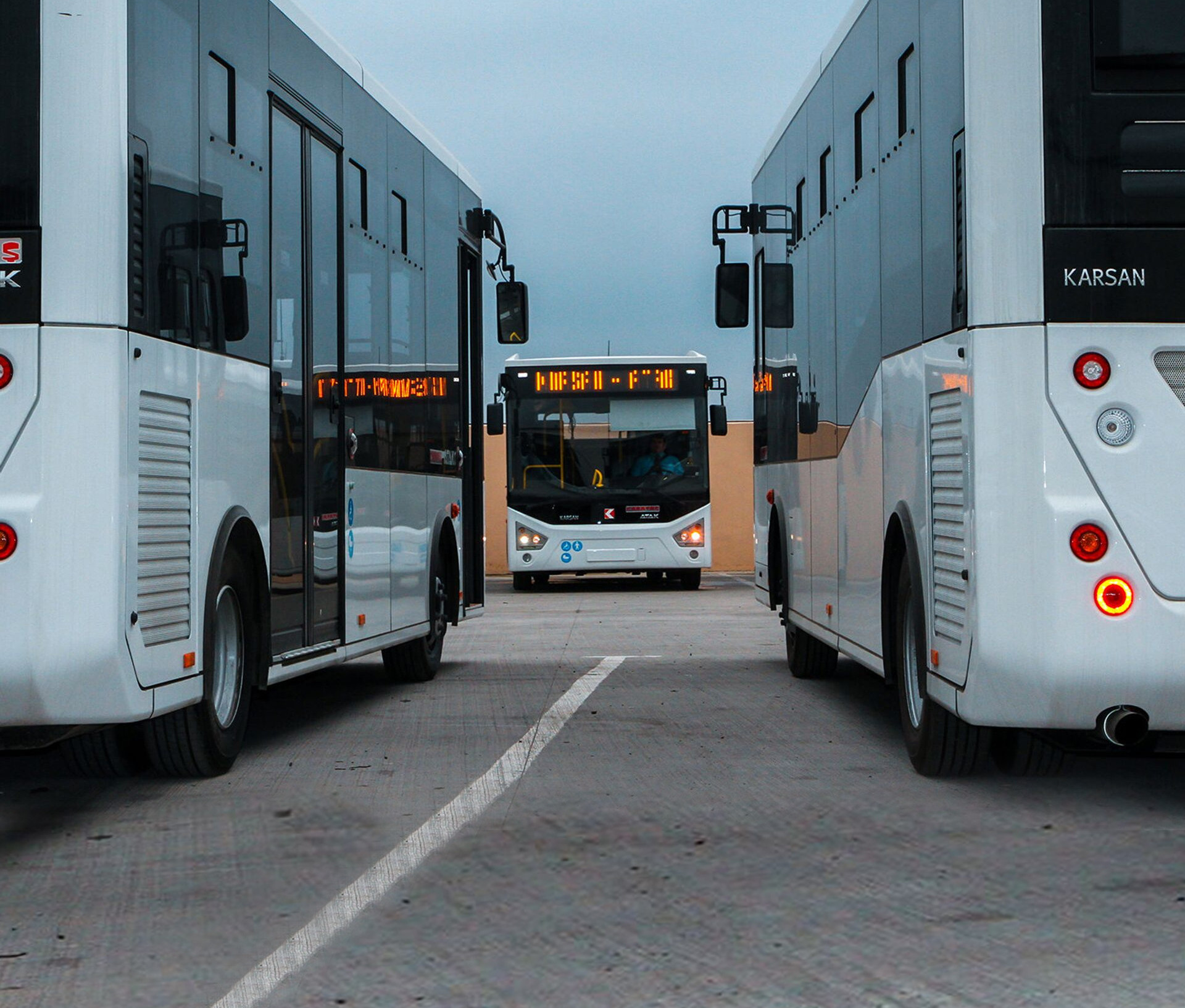 Azərbaycanda müntəzəm marşrutlar üzrə işləyən avtomobillərin yürüşünə limit qoyulub