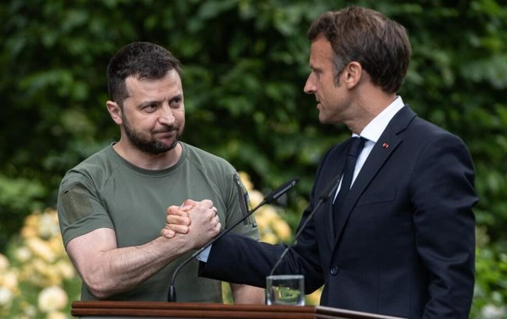 Zelenski və Makron “tarixi aviasiya sazişi” imzaladı