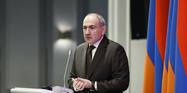 Paşinyan: Konstitusiya münaqişə riskini artıra bilər