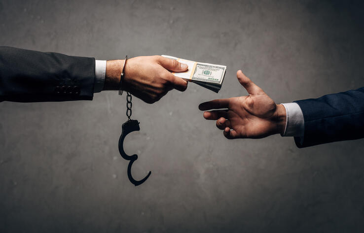 Vaqarşapatda seçkiöncəsi rüşvət işi üzrə beş nəfər ittiham edilib