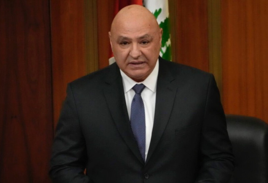 Livan prezidenti Laricaniyə sərt mesaj göndərdi