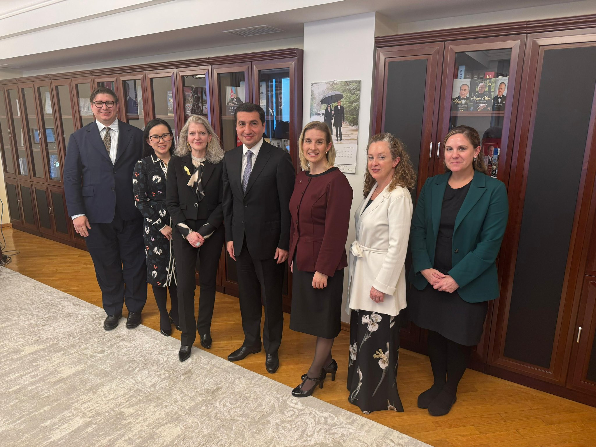 Hikmət Hacıyev və Alison Huker Azərbaycanla ABŞ arasında strateji tərəfdaşlığı müzakirə edib