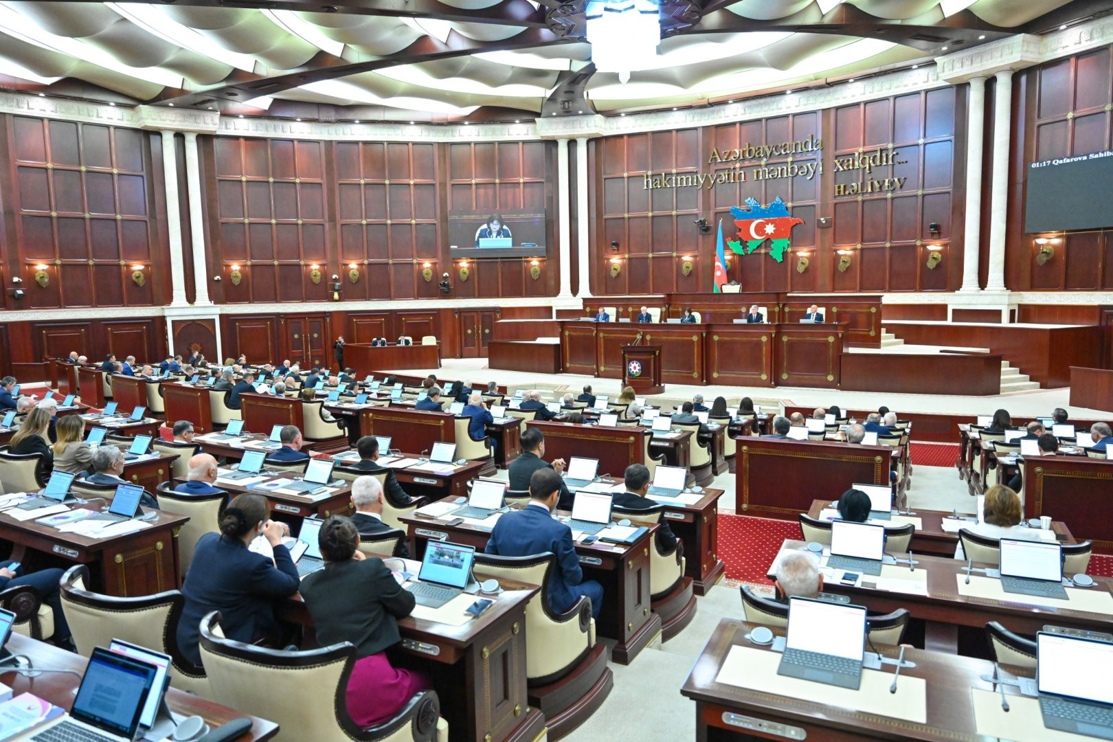 Milli Məclis gələn ilin büdcəsini I oxunuşda müzakirə edir