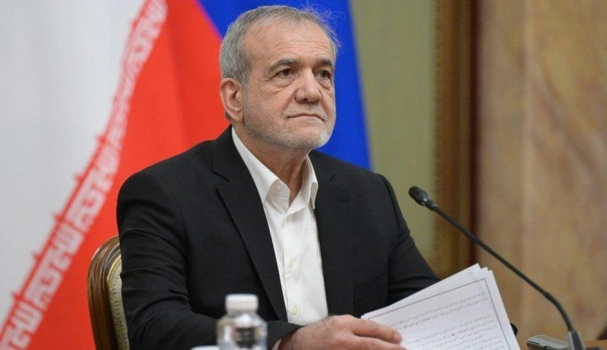 Pezeşkian hökumətində gərginlik: Birinci vitse-prezident Arif istefa vermək istəyib