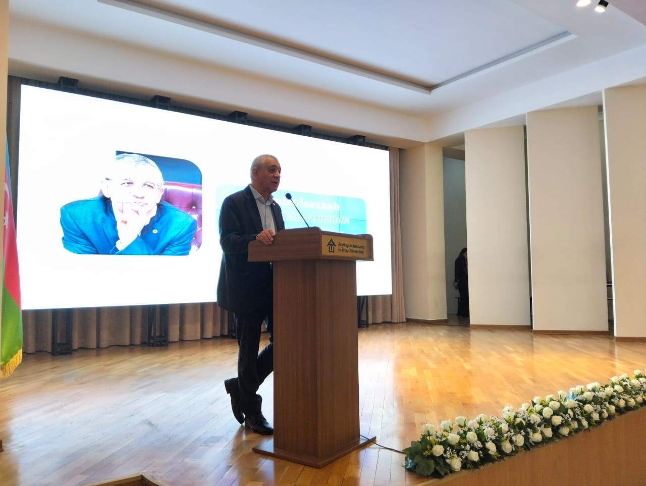 Bu gün qərbi və şərqi birləşdirən əsas yol "Orta yol"dur -