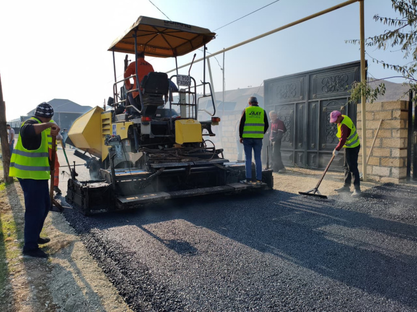 Siyəzən şəhərində səkkiz küçəyə asfalt döşənir