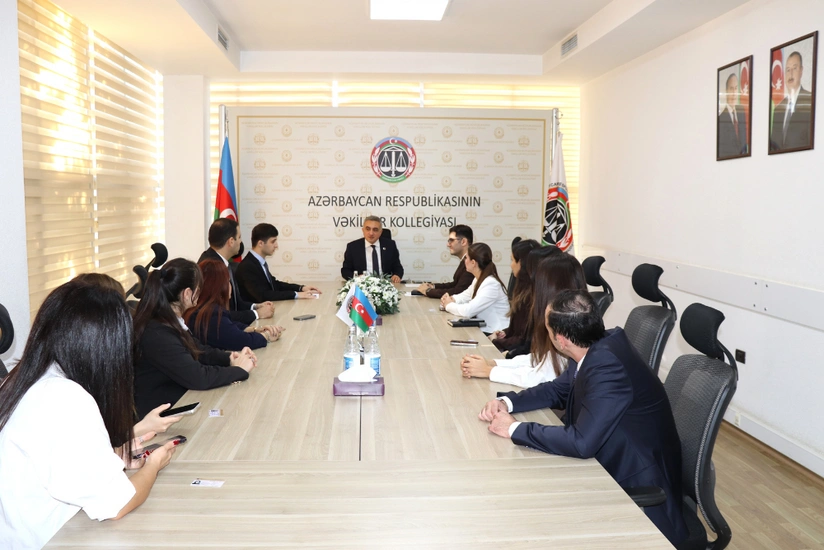 Anar Bağırov yeni vəkil köməkçiləri ilə görüş keçirib