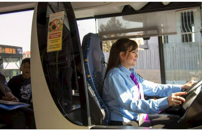 Qadın sürücülər şəhər avtobuslarında işə başlayıblar
