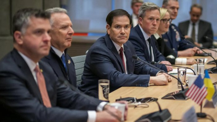 Cenevrə danışıqları Kiyevdəki uğursuz görüşdən kəskin fərqləndi